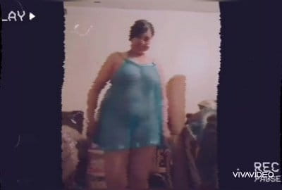رقص بقميص نوم شفاف و بزازها عريانه video