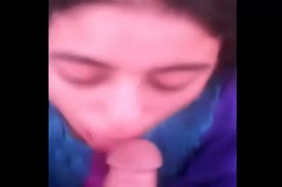 فلاحه بتتناك خلفى وامامى وتمص كمان خبره فى المص والنيك ودلع على الزب video