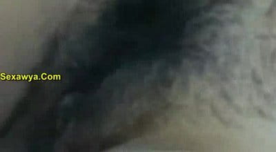 مزة ببزاز كبيرة بتتناك فى كسها جامد اوى على السرير واحلى دلع video