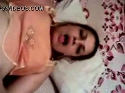 فتاه مصريه بتتناك من صاحبها ويقم بتصوريها video